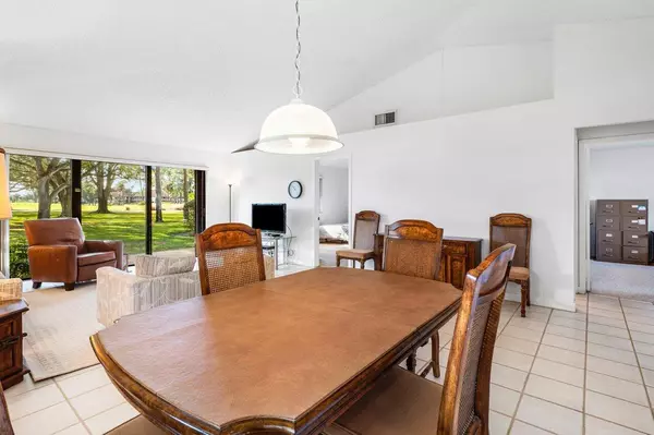 Palm Beach Gardens, FL 33418,605 Club DR