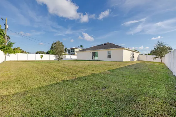 Port Saint Lucie, FL 34983,597 NW Kilpatrick AVE
