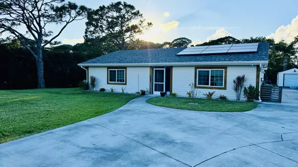 Fort Pierce, FL 34982,5211 Silver Oak DR