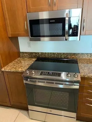 Boynton Beach, FL 33435,450 N Federal HWY 703