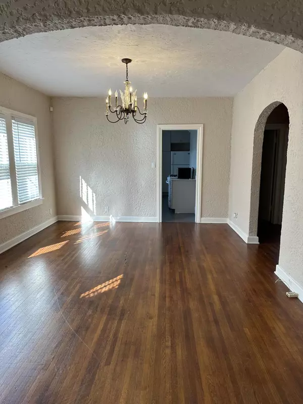 West Palm Beach, FL 33405,229 Lakeland DR