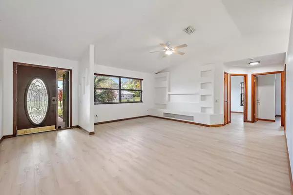 Port Saint Lucie, FL 34983,489 SE Evergreene TER