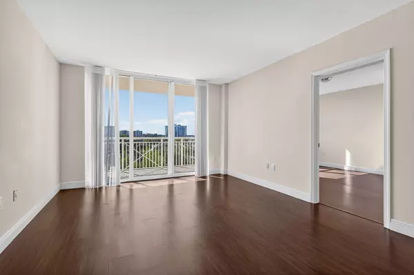 Aventura, FL 33180,19501 W Country Club DR 605