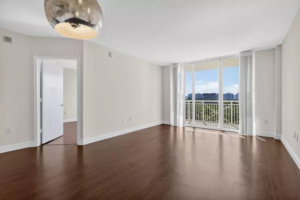 Aventura, FL 33180,19501 W Country Club DR 605