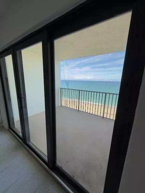 Jensen Beach, FL 34957,10044 S Ocean DR 1004