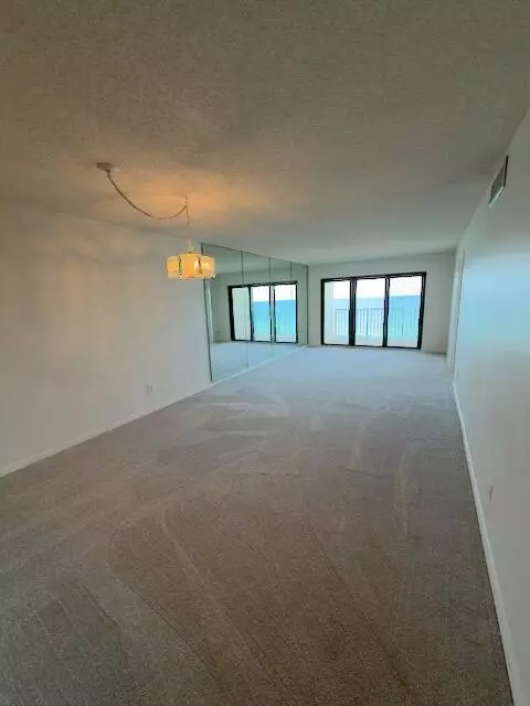 Jensen Beach, FL 34957,10044 S Ocean DR 1004