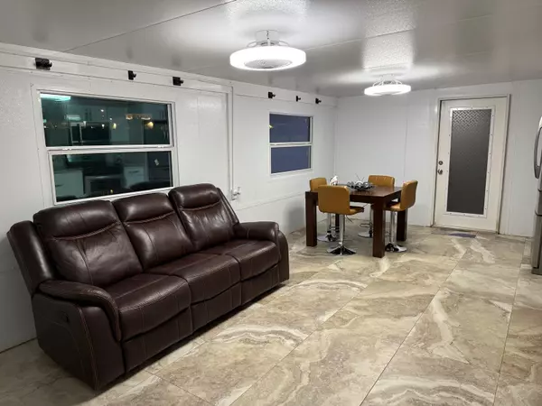 West Palm Beach, FL 33417,1077 Fernlea DR B