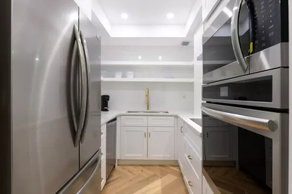 West Palm Beach, FL 33407,2800 N Flagler DR 913