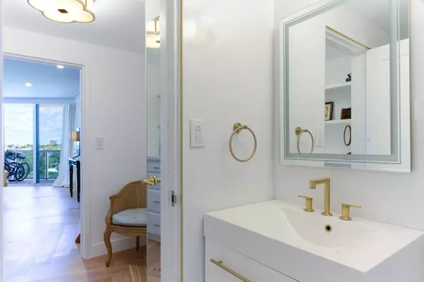 West Palm Beach, FL 33407,2800 N Flagler DR 913