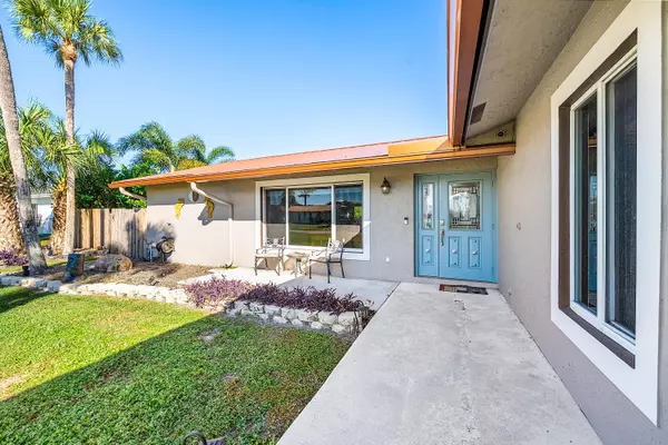 Lake Worth, FL 33467,74 W Palmetto RD