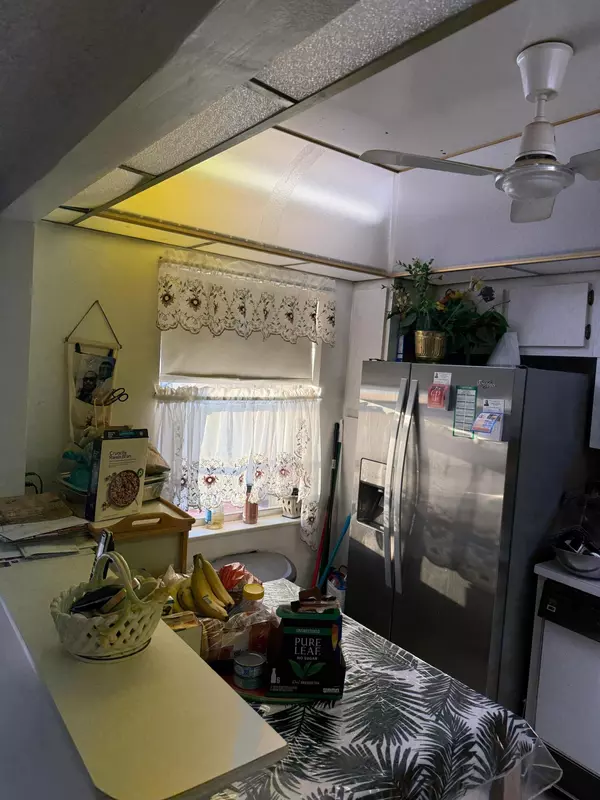 West Palm Beach, FL 33411,130 Lake Meryl DR 126