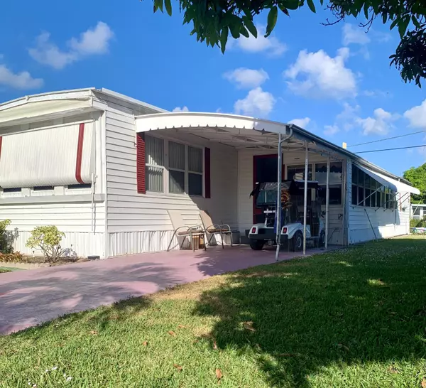 8165 SE Wren AVE, Hobe Sound, FL 33455