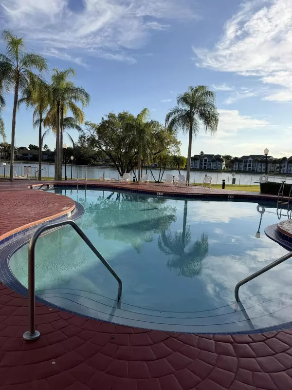 Oakland Park, FL 33309,2880 N Oakland Forest DR 106