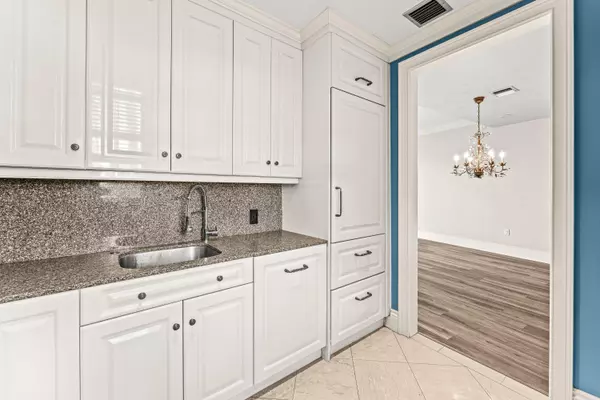 West Palm Beach, FL 33401,1200 S Flagler DR 101