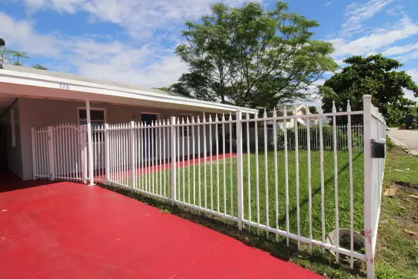 Riviera Beach, FL 33404,578 W 2nd ST