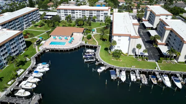 Delray Beach, FL 33483,930 Dogwood DR 457