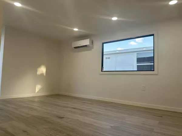 Palm Springs, FL 33461,39 Palm DR