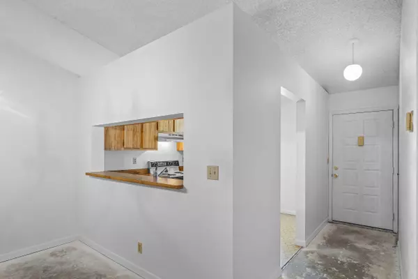 Boca Raton, FL 33433,22076 Palms WAY 206