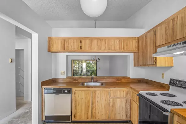 Boca Raton, FL 33433,22076 Palms WAY 203