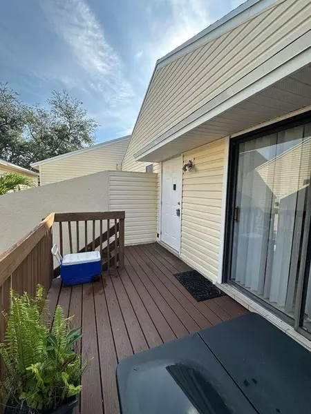 637 N Executive Center DR 203, West Palm Beach, FL 33401