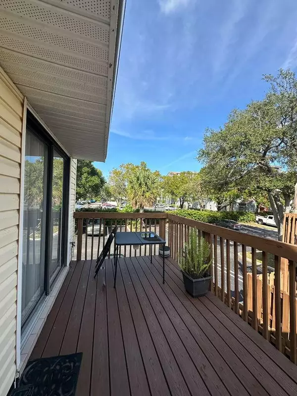 West Palm Beach, FL 33401,637 N Executive Center DR 203