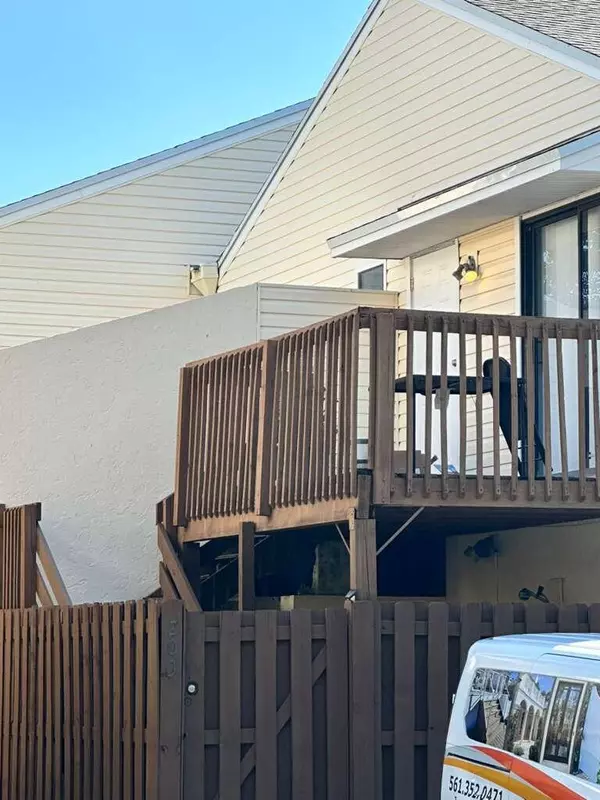 West Palm Beach, FL 33401,637 N Executive Center DR 203