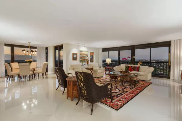 West Palm Beach, FL 33401,2480 Presidential WAY 1901