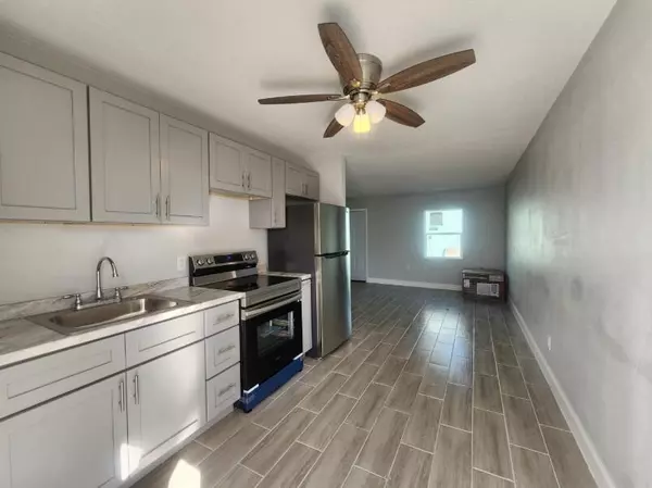 1607 Avenue O AVE, Fort Pierce, FL 34950