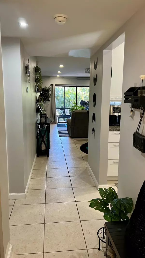 Pompano Beach, FL 33060,140 S Cypress RD 123