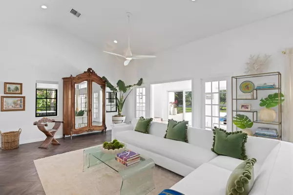 West Palm Beach, FL 33401,3510 Embassy DR