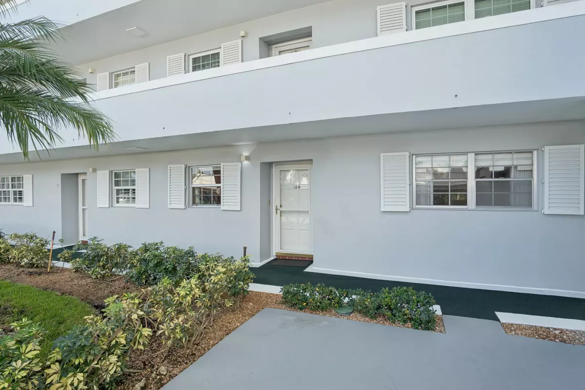 Atlantis, FL 33462,157 Atlantis BLVD 104