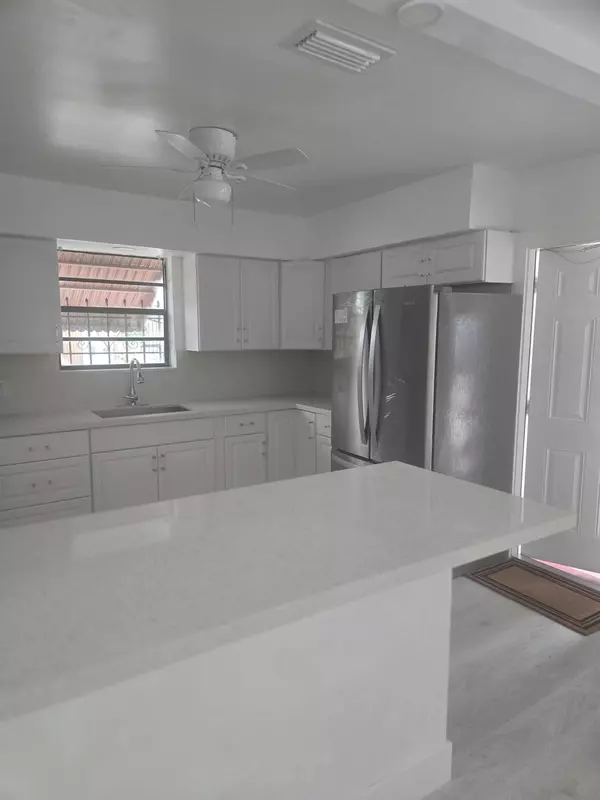 Lake Worth Beach, FL 33460,930 N K ST