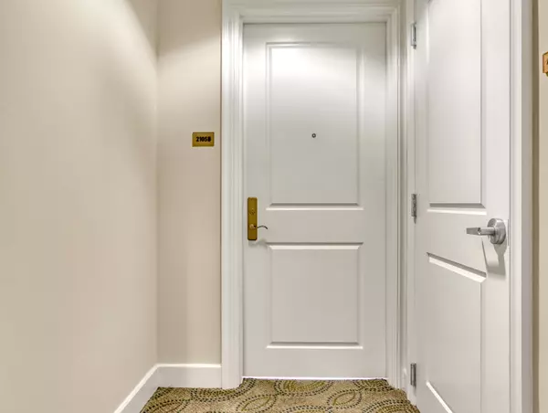 Singer Island, FL 33404,2700 N Ocean DR 2105b