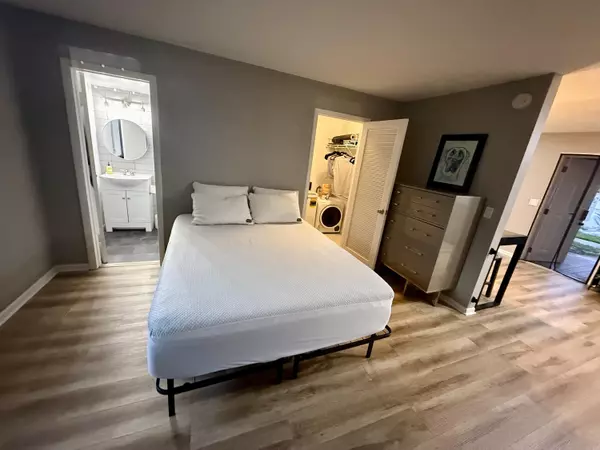 Lantana, FL 33462,1204 S E Lake DR 3