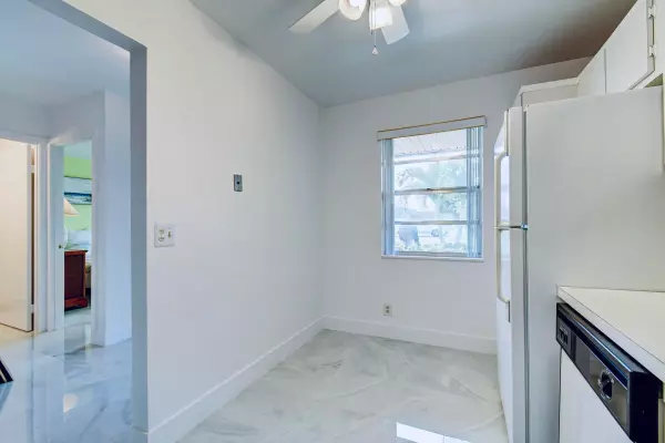 West Palm Beach, FL 33411,159 Lake Meryl DR