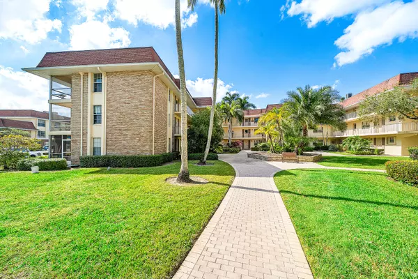 Palm Beach Gardens, FL 33418,5540 Tamberlane CIR 221
