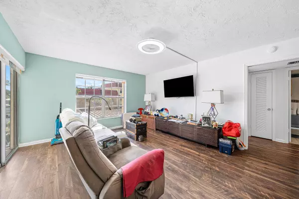 Palm Beach Gardens, FL 33418,5540 Tamberlane CIR 221