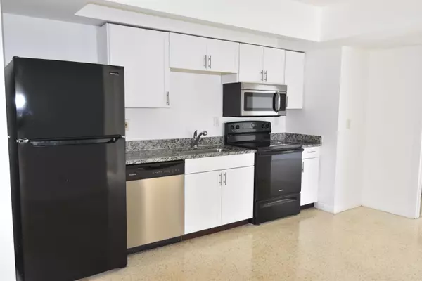 Boca Raton, FL 33431,2472 NE 5th AVE 2472