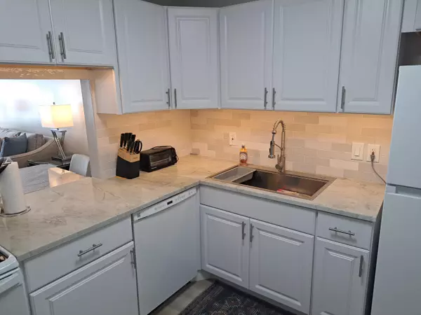 Lake Worth Beach, FL 33460,1502 S Lakeside DR 208