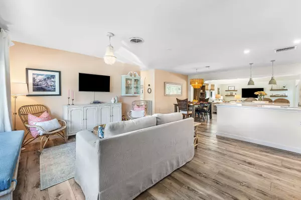 Tequesta, FL 33469,514 N Dover RD