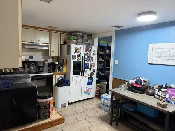 Lake Worth Beach, FL 33460,827 N E A ST