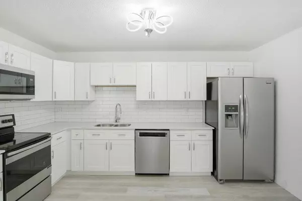 West Palm Beach, FL 33415,4955 Saratoga RD