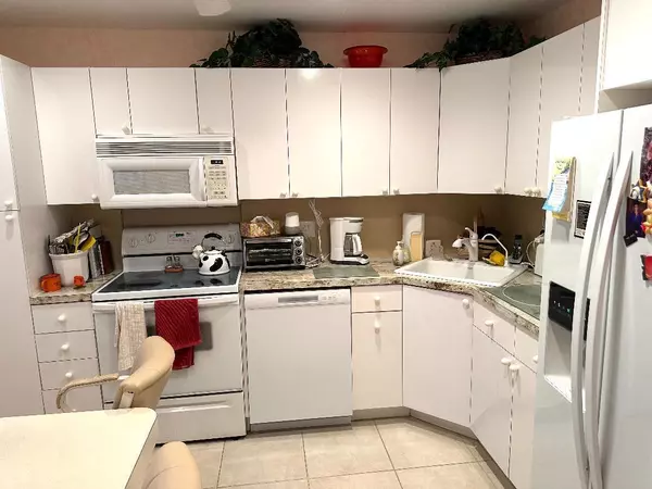 Boca Raton, FL 33433,8305 Casa Del Lago E