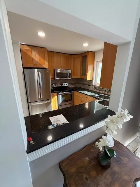 Palm Springs, FL 33406,2528 S Boundbrook DR 101