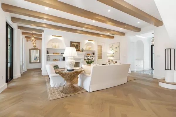 West Palm Beach, FL 33405,302 E Lakewood RD