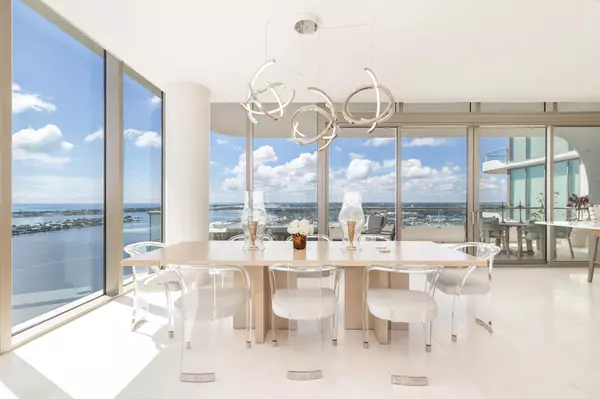 West Palm Beach, FL 33401,200 Arkona CT 2304