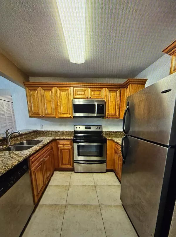 West Palm Beach, FL 33411,1661 Balfour Point DR G