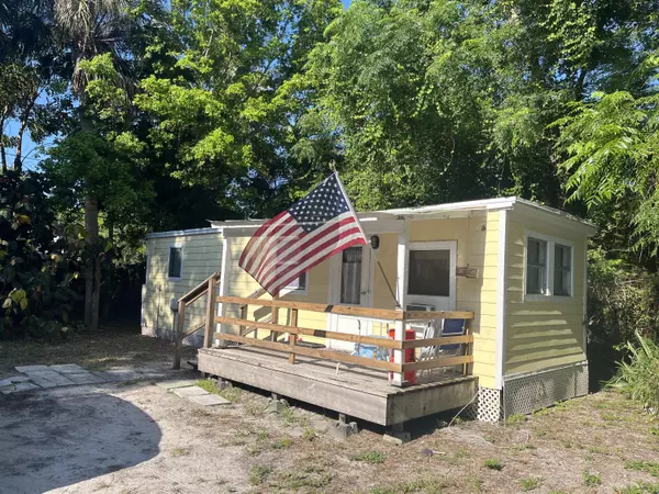 Jensen Beach, FL 34957,2172 NE Poinciana TER