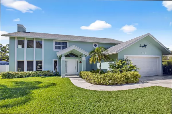 6701 Hillside LN, Lake Worth, FL 33462