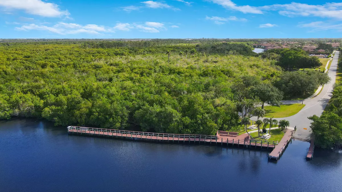 Stuart, FL 34997,540 SW South River DR 204